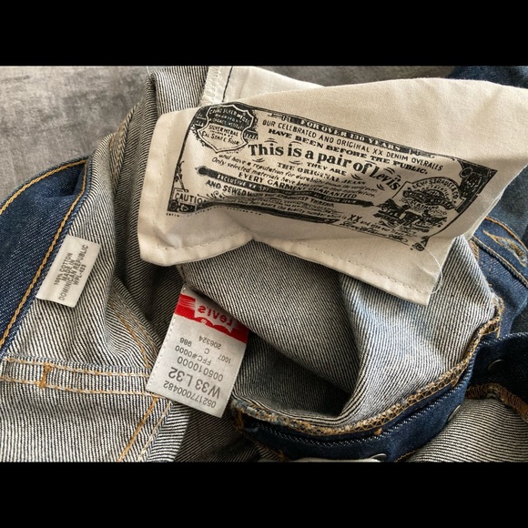 Levi 501 Original Straight Leg Button-Fly Jeans - Picture 3 of 4